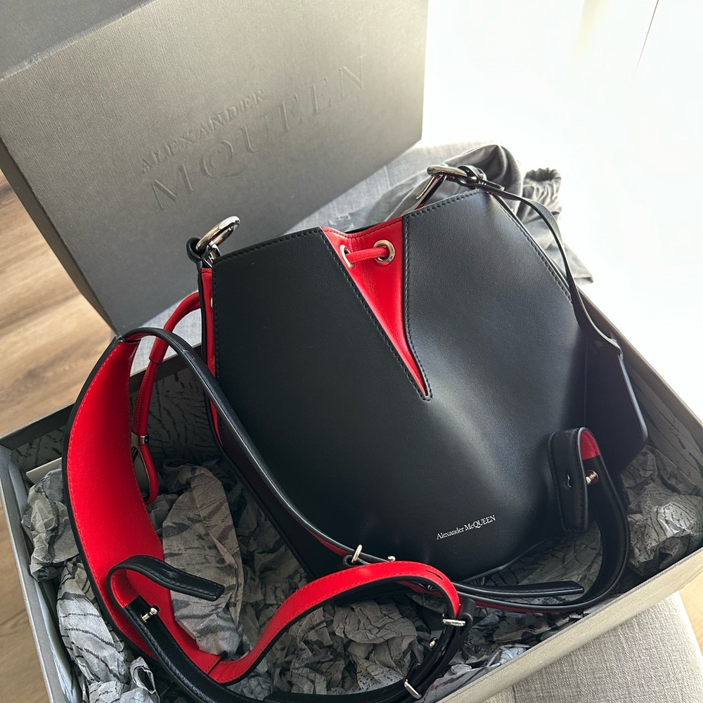 Alexander McQueen Bucket Bag Black Lust Red